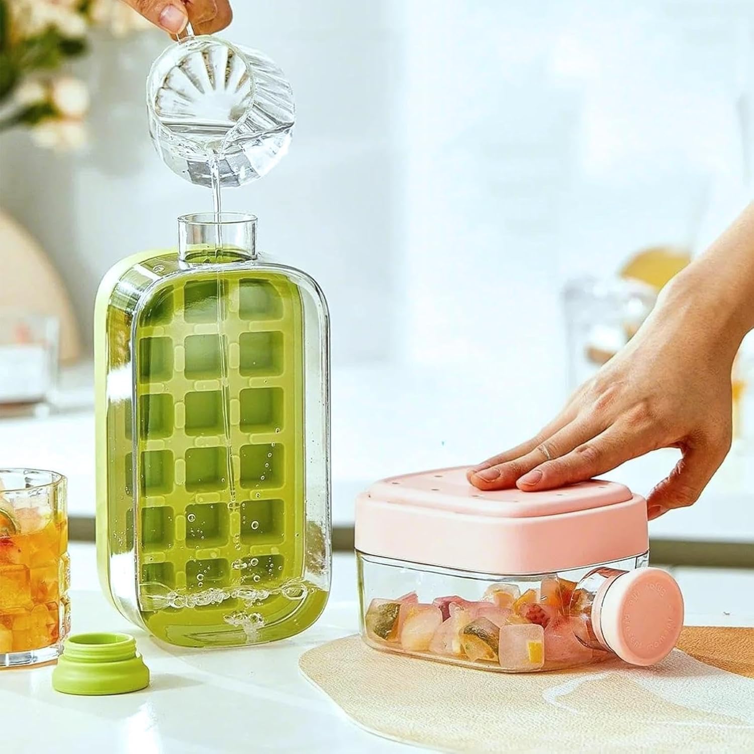 800ml Ice Cube Box with Straw – White / Pink / Green - Image 4